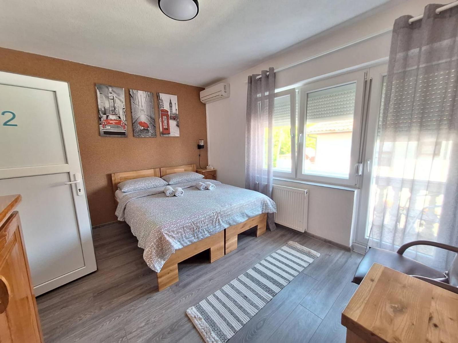 Sobe-Apartmani Modrica Buitenkant foto