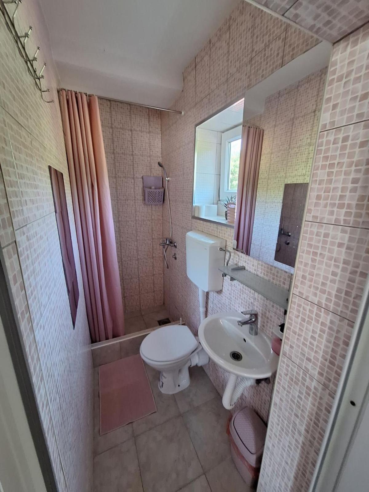 Sobe-Apartmani Modrica Buitenkant foto