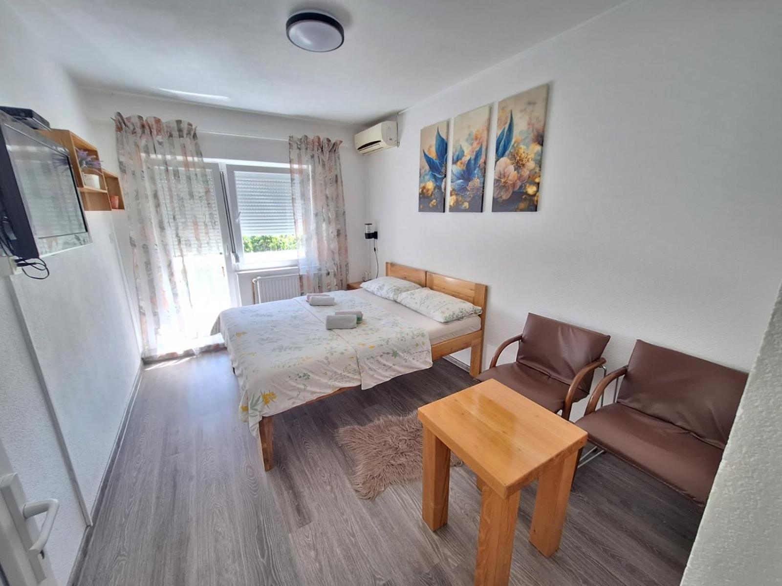 Sobe-Apartmani Modrica Buitenkant foto