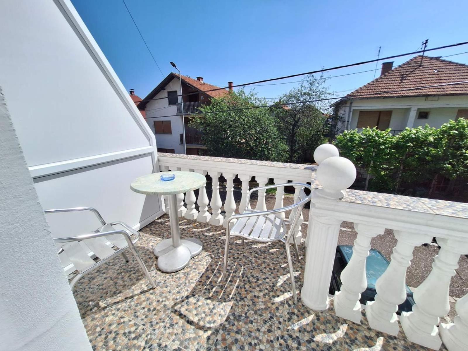 Sobe-Apartmani Modrica Buitenkant foto